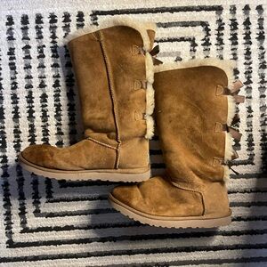 Ugg boots in chestnut size 9